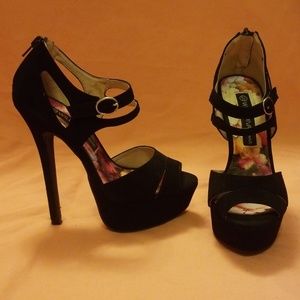 Wild Diva Black Heels